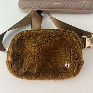 Burnt caramel everywhere belt bag fleece lululemon